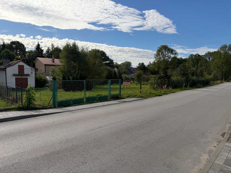 Działka 16 arów przy rynku – Sędziszów, ul. Partyzantów 1
