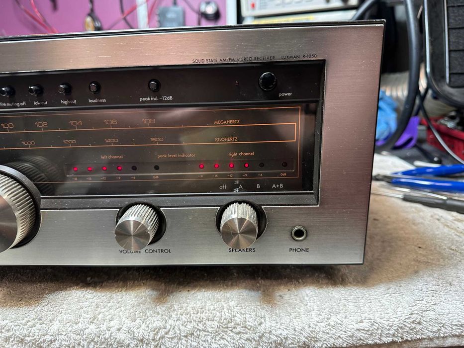 Piekny amplituner Luxman R-1050