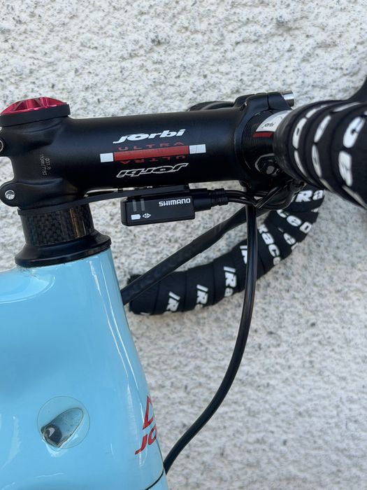 Bicicleta  de gravel-ciclocrosse-estrada