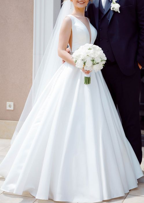 Продам весільну сукню