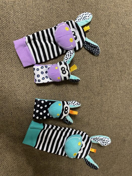 Шкарпетки і браслетики для малечі