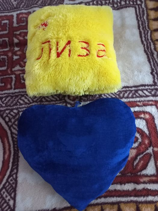 Подушки синтепон.Все за 300грн.