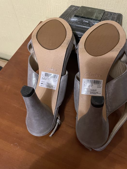 Босоножки Clarks кожа 40 разм