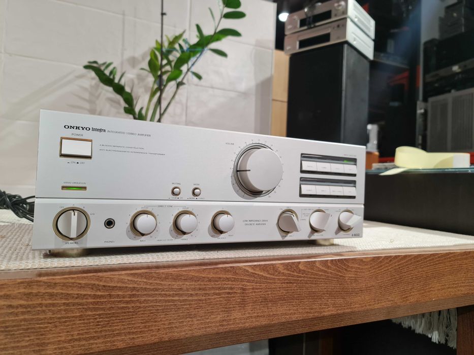 Підсилювач Onkyo Integra A-8650