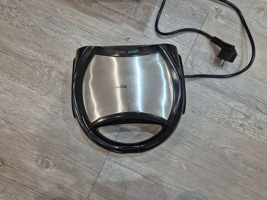 Мультимейкер, вафельница, сендвічниця, гріль. 3 в 1!