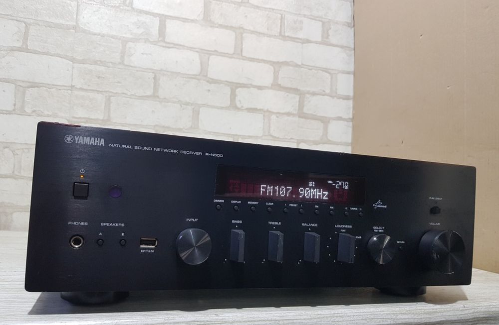 Топ!  ресивер/підсилювач Yamaha R-N500  2x105Вт