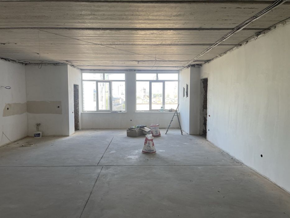 ПРОДАЖ 2к кв., не кутова, ЦЕНТР, Н/Б, 70% ремонту, 6пов., 82,5 м кв.