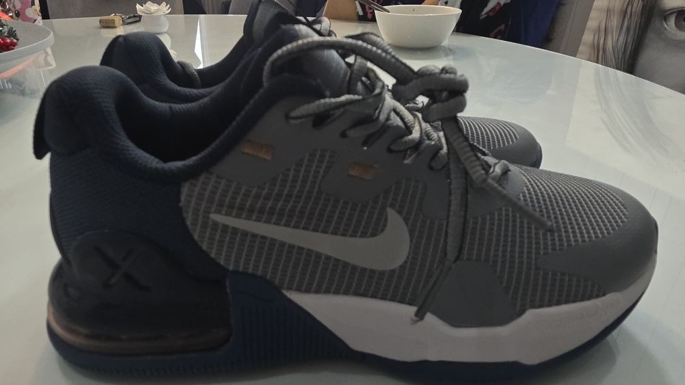 Vendo Sapatilhas Nike Rigorosamente novas e em caixa