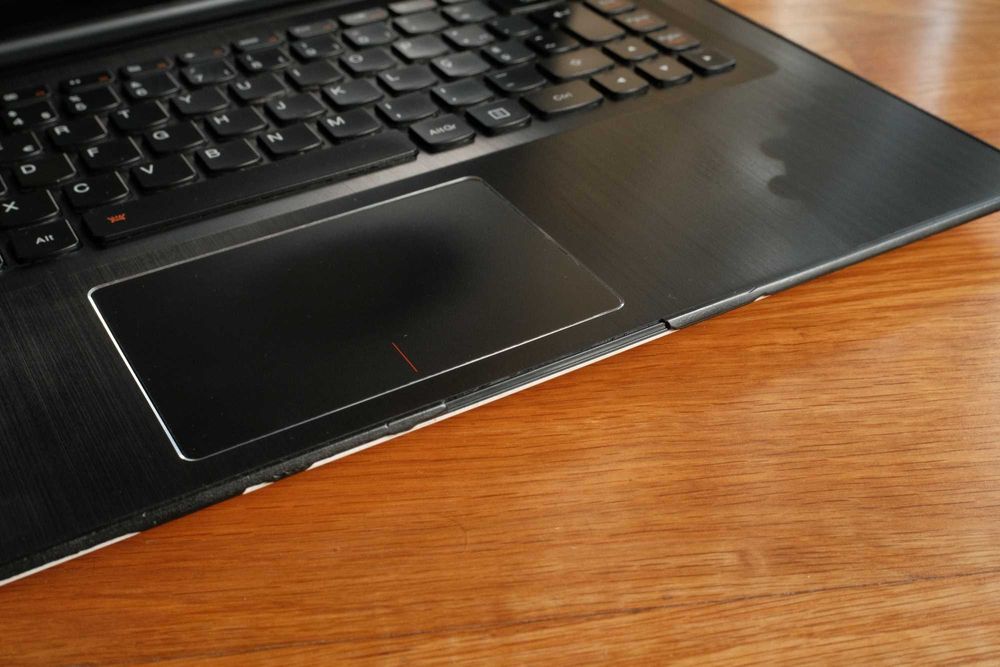 Lenovo Yoga 500 | 2-em-1 Tátil | Funcional | Ideal para uso básico