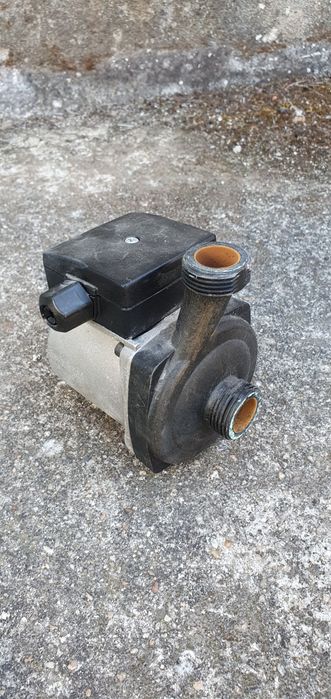 Placa electrónica e circulador