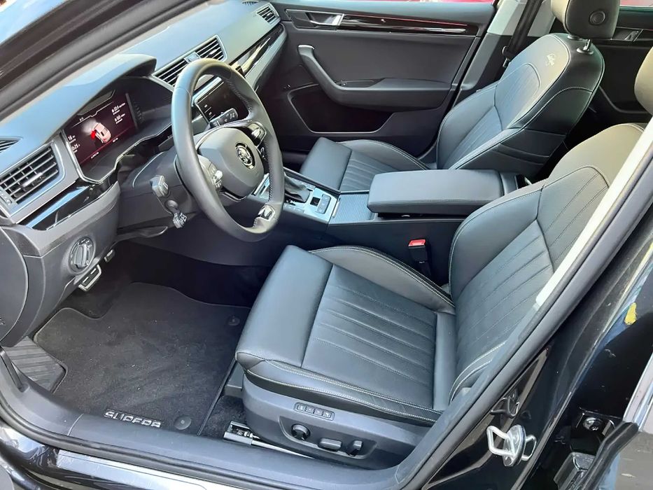 Skoda Superb      2021