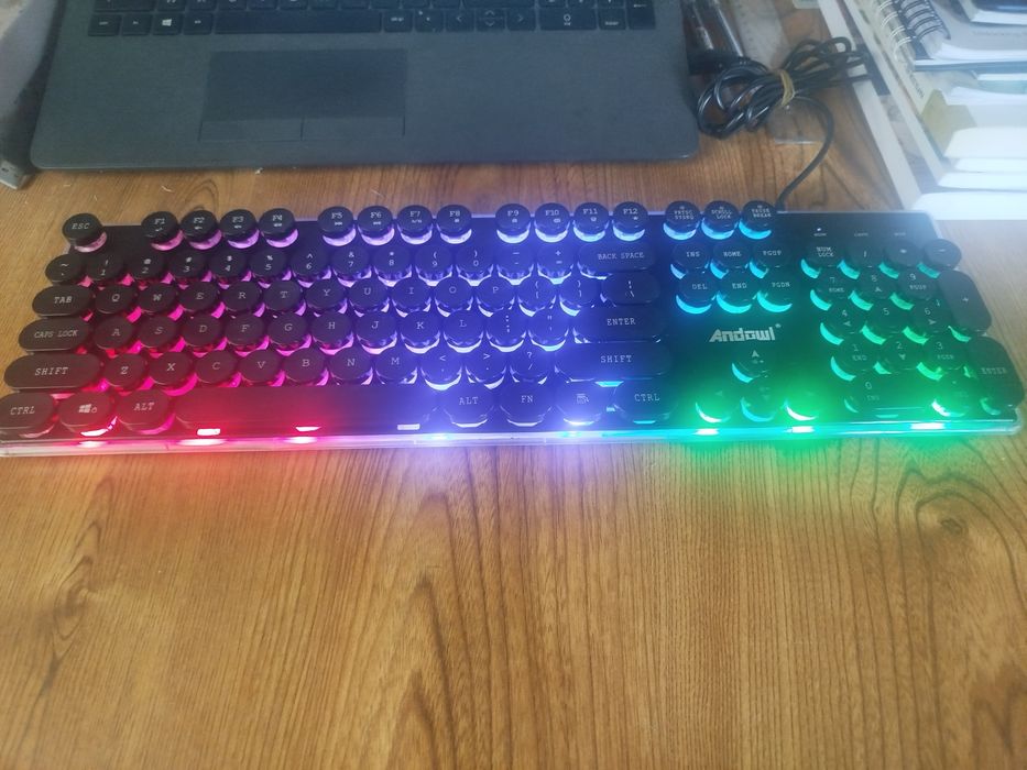Teclado com fio Andowl muito pouco usado