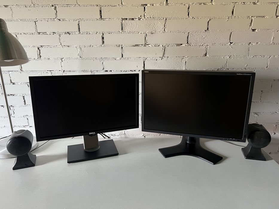 Монітор Dell U2311 23”