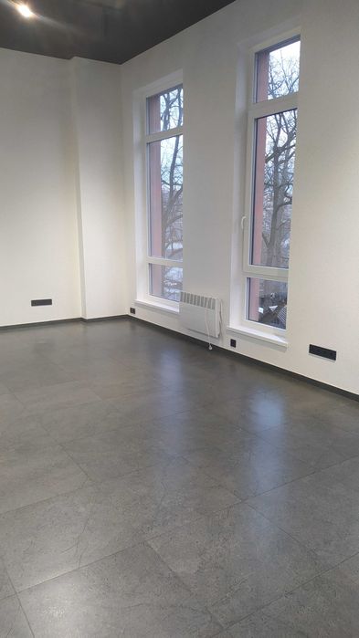 Приміщення 70 м2 з ремонтом, в центрі.