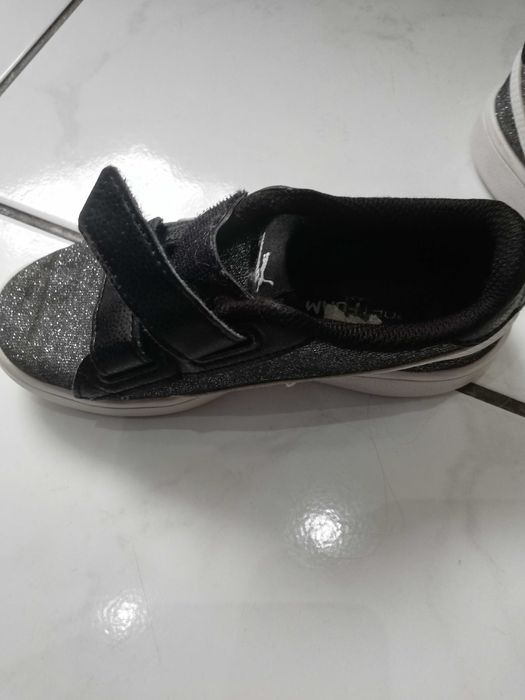 Obuwie dla dziewczynki sportowe puma