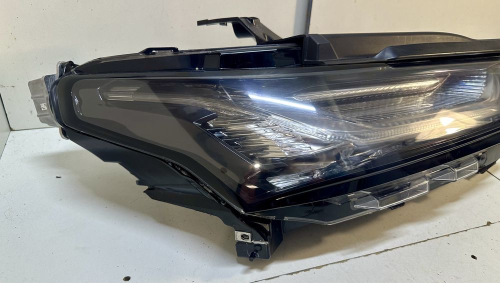 Фара права Chevrolet traverse 2022 2023 85157670