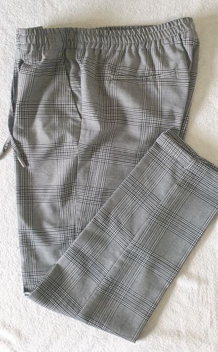 Spodnie Mohito w kratkę r.40