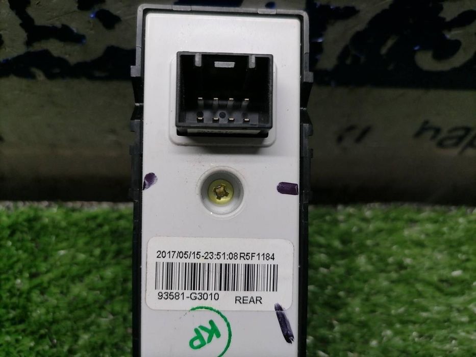 COMANDO ELEVADOR DE VIDRO TRASEIRO DIREITO HYUNDAI I30 2017 -93581G3010