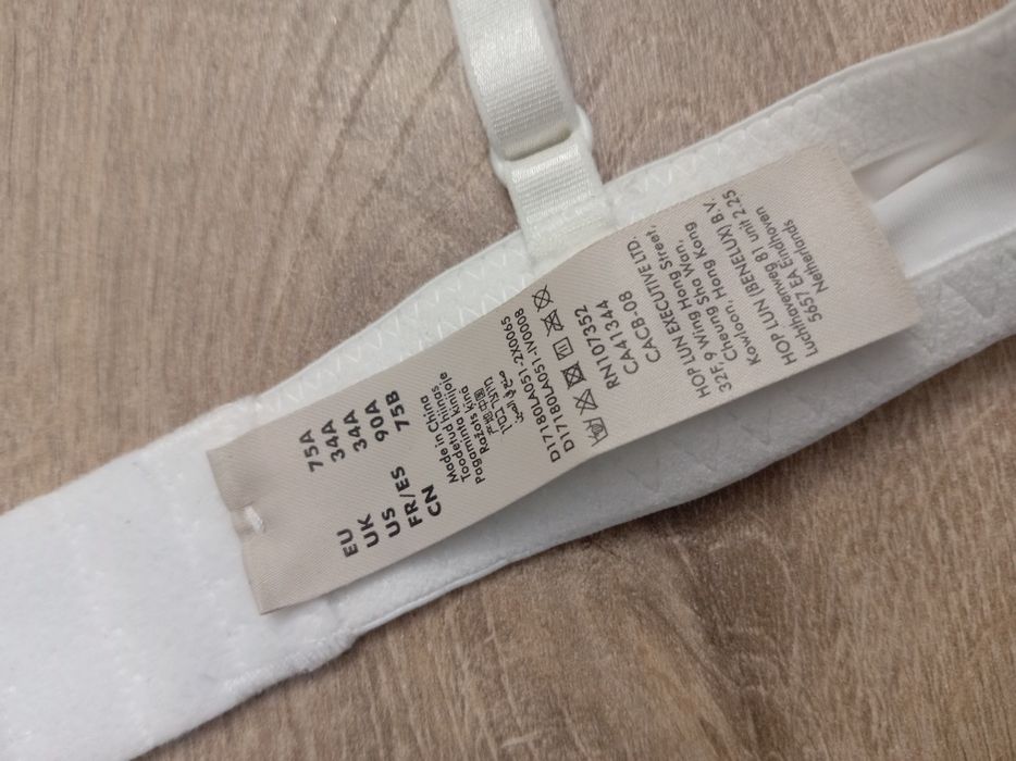 Biustonosz z koronką 75A