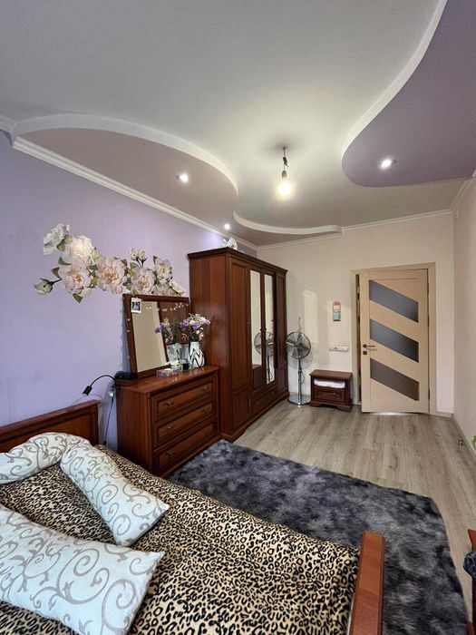 Трикімнатна квартира в районі парку Шевченка