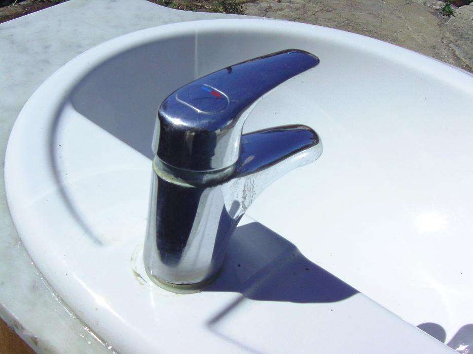 pedra e pia wc bom estado