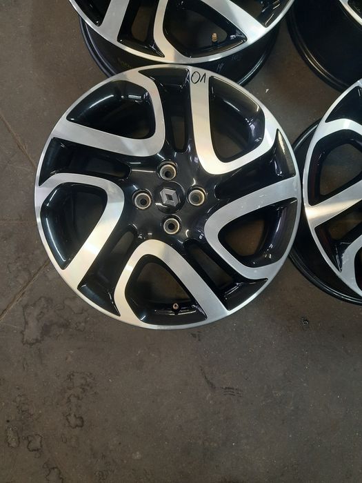 (01) Felgi 17" 4x100 ET 40 6,5j - Renault