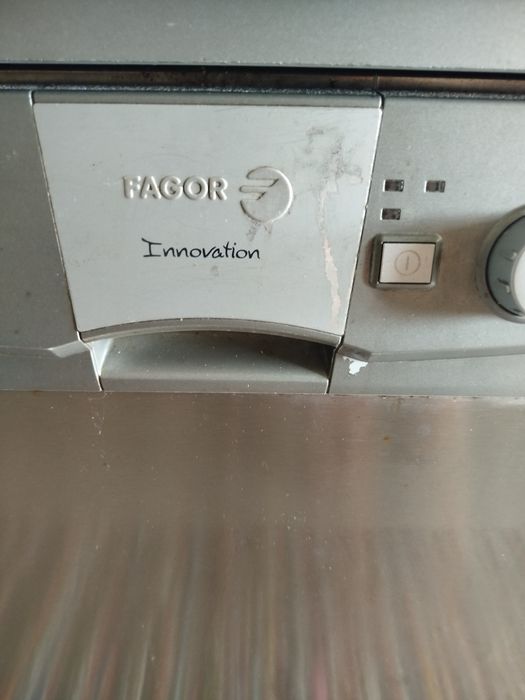 Máquina de lavar louça para peças