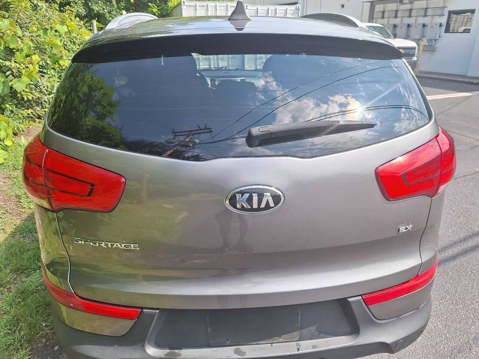 Kia Sportage EX      2015