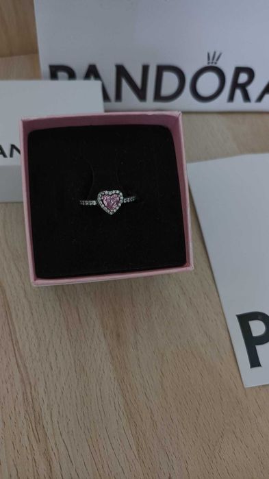 Srebrny Piersionek Pandora z Różowym Sercem rozmiar 50mm