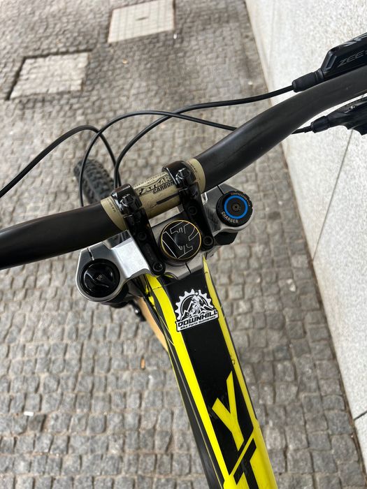 YT Tues CF Pro 27.5 Downhill