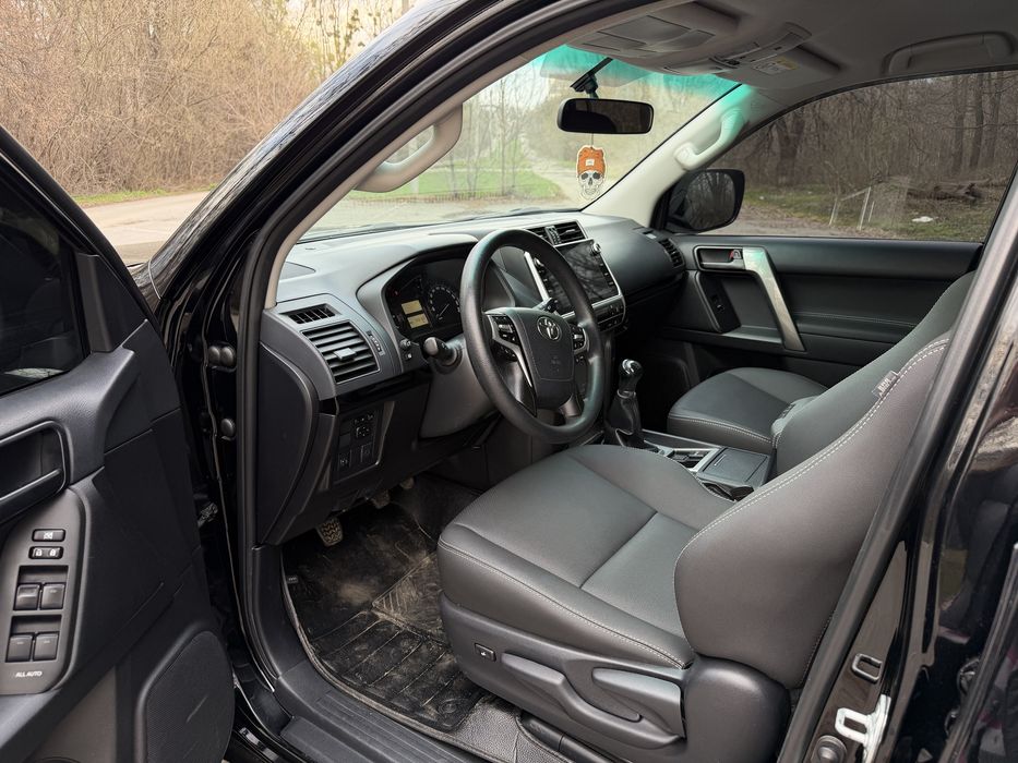 Toyota land cruiser Prado 150