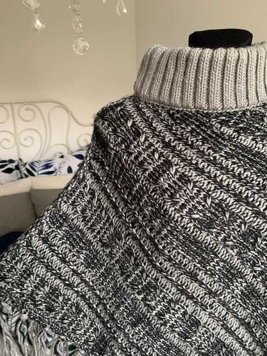 Szare unikatowe ponczo peleryna z frędzlami ciepłe boho jesień S M L