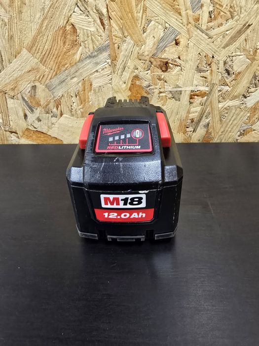 Аккумулятор Milwaukee M18 12A 2023року