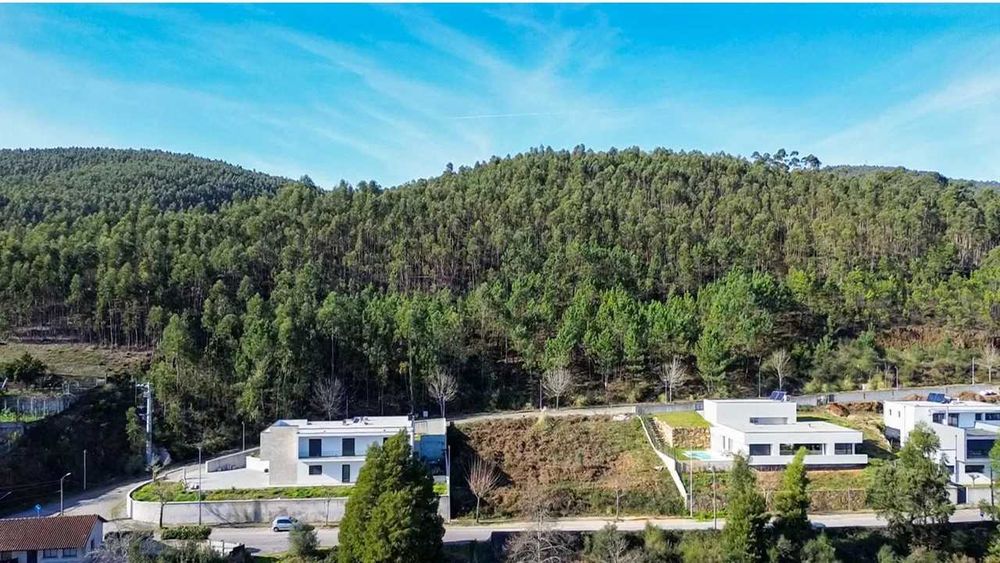 Terreno para Construção em Barcelos para viver com qualidade, tranquilidade e bons acessos.