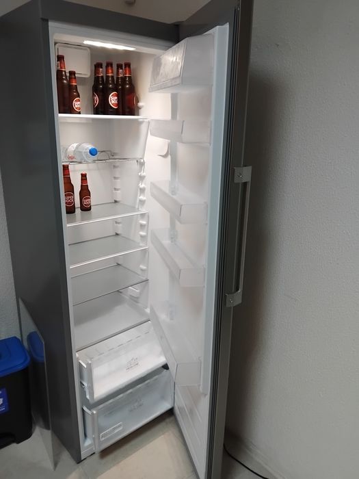 Frigorífico Hotpoint com um anode garantia