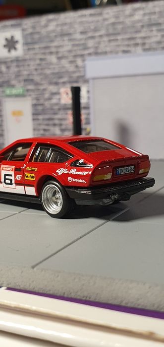 Hot wheels custom- Alfa romeo