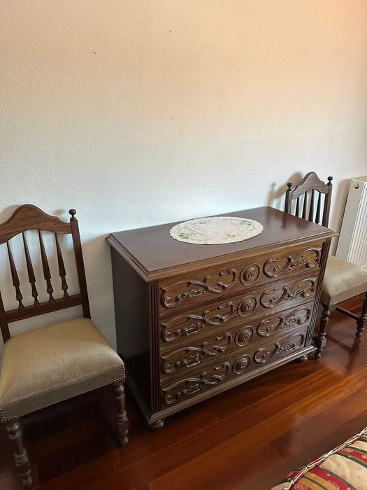 Mobília de quarto completa, em madeira (OPORTUNIDADE)