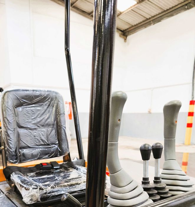 Mini Giratória JPC HT12 – NOVA