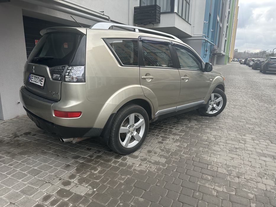 Срочно Mitsubishi Outlander