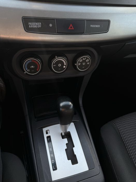 Lancer 10 2011 2.0 автомат / газ