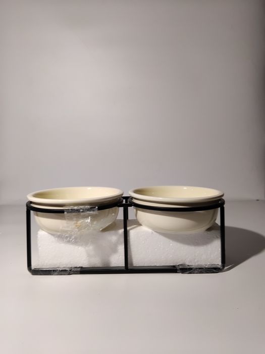 Podwójna miska dla psa/kota na stojaku
Stabilny metalowy stelaż + wyjm