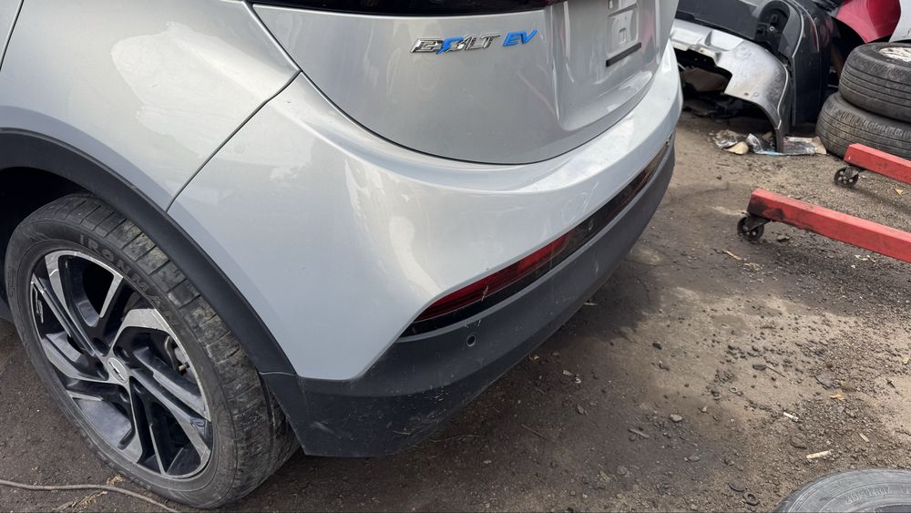 Задній бампер Chevrolet Bolt EV рест 2023 usa