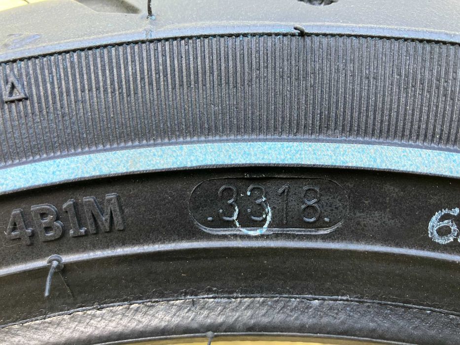 Dunlop D408F NW 130/80B17 65H TL HARLEY-DAVIDSON wąski biały pas