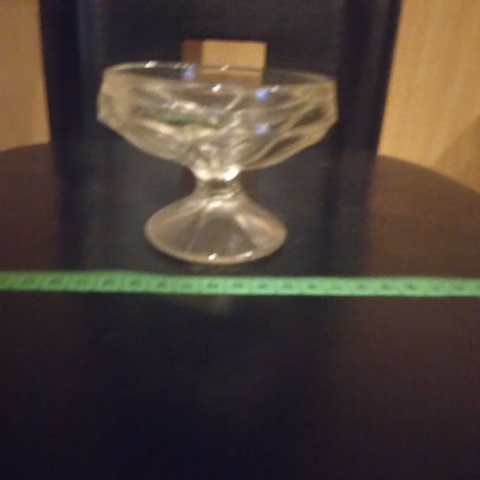PRL Szkło Ozdobne Salaterka na Nóżce Średnica 10 cm.