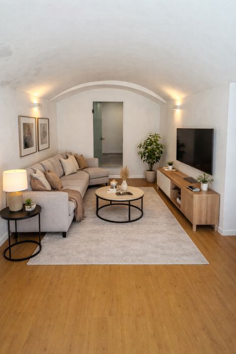 T2, res/chao, com porta direta para o imovel — Misericórdia, Lisboa