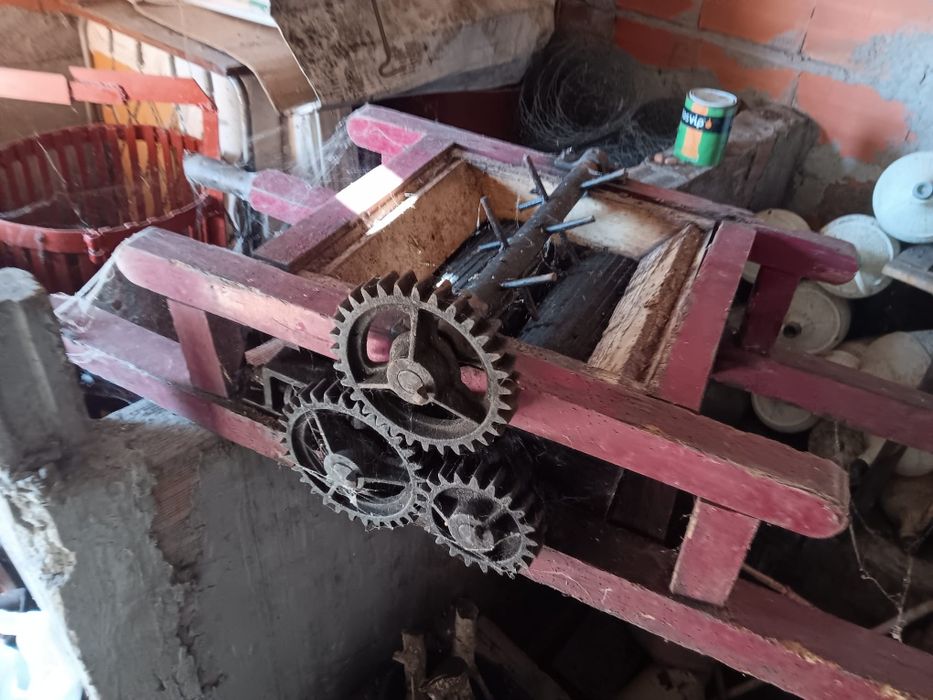 Máquina de pisar a uva