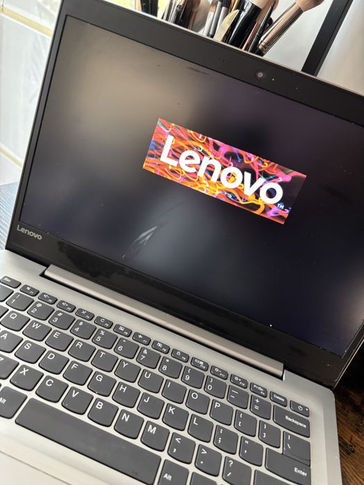 Laptop Lenovo uzywany, sprawny. Rok 2018