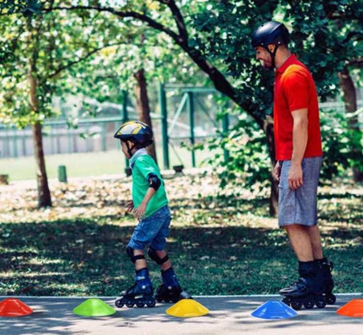 Pachołki treningowe elastyczne grzybki talerzyki piłkarskie