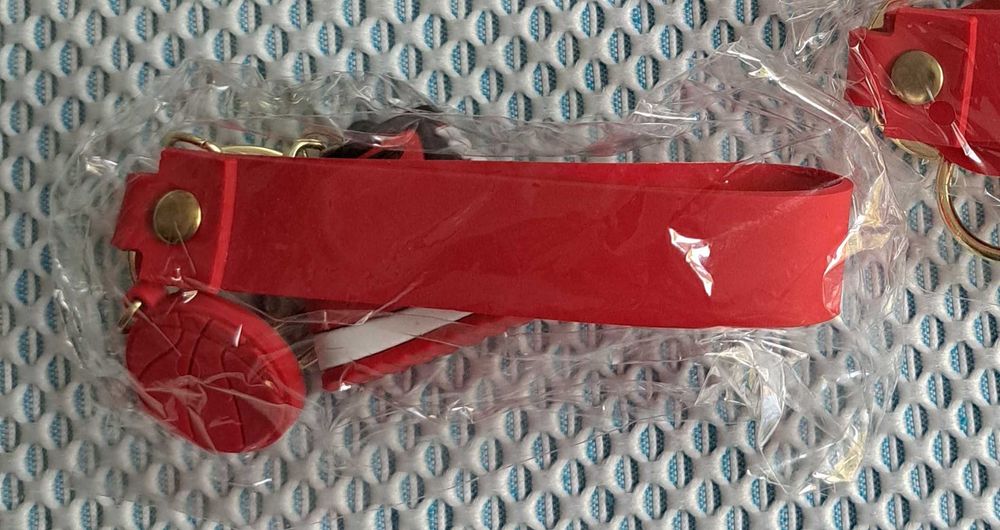 Porta-chaves - Ténis Nike - Preto e Vermelho - Novo!