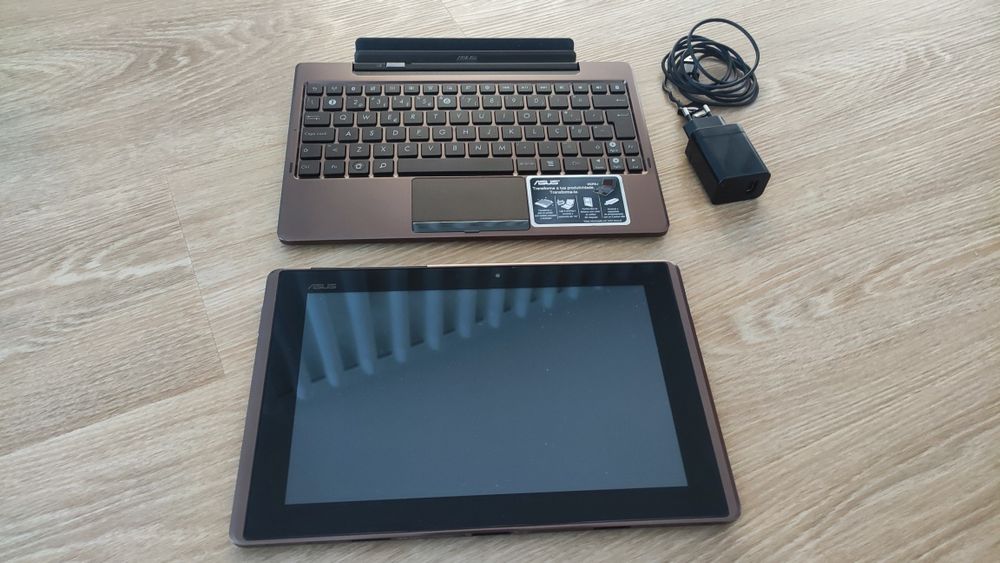 Tablet Híbrido ASUS TF101G